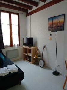 Appartements Heart of Beauvais Airport 15 min by bus, Studio : photos des chambres