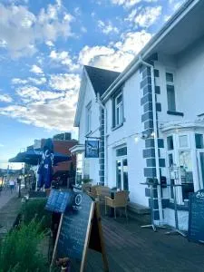 Sids restaurant and bar with rooms - Penarth