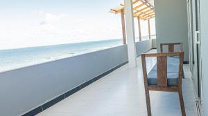 Spacious Beachfront Condo -AC - WIFI, Uroa Escape Zanzibar