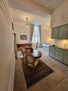 Château Studio With Water Views