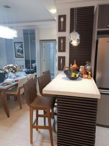 Falcão 100 mts praia de Bombas