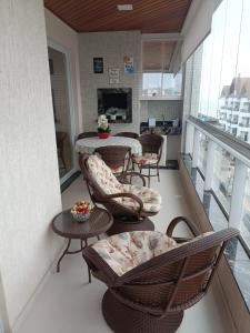 Falcão 100 mts praia de Bombas