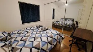 Guest house in Dagenham East by Fenia - Dagenham