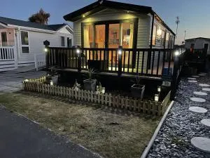 Happy Place - Lido Beach - Caerwys