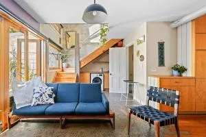 Bright bedroom in beautiful house in Preston close to the action! - Reservoir