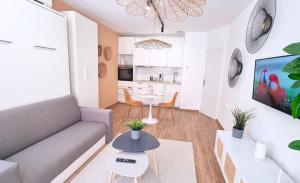 Appartements FLORAL Neuf- Climatise - Centre ville : Studio