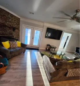 Beautiful Private 4-bedroom home on 2 acres - 温德