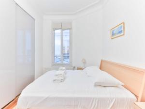 Bright, modern apartment- 14 arrd- Mobility lease