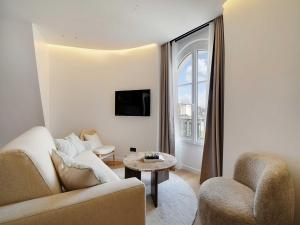 Modern Apt -1BR 4P - View Eiffel Tower Passy