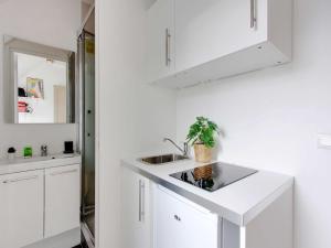 Bedroom 2 - Place Victor Hugo Trocadero - BAIL MOBILITE