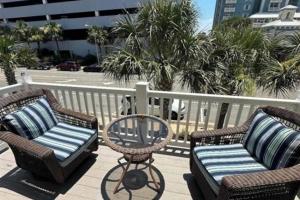 4-bedroom Beach Escape! Second Row on the 27th Ave