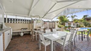 Ocean Parade 6 - Affordable, Pool, Spa, Beach, BBQ