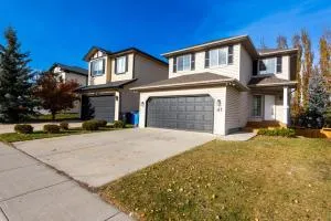 Valleyhut - Private 2 Bedrooms 1 Bathroom Walkout Basement Apartment - Кокран