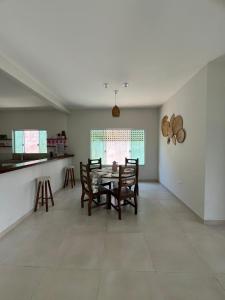 Casa com 4 quartos em Cananeia