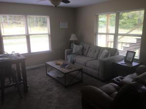 cozy, quiet, rural hideaway close to everything1