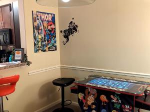 Stay and Play - Sleeps 7 " Home away from Home but still close to Everything fun " INSTANT BOOKING AVAILABLE