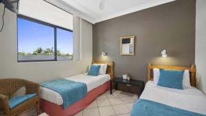Ocean Parade 16 - Sleeps 4, Pool, Steps To Beach, Cafes