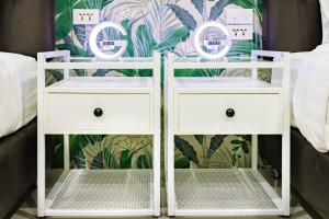 Songbird Suites - Deluxe Twin Suite and Scooter