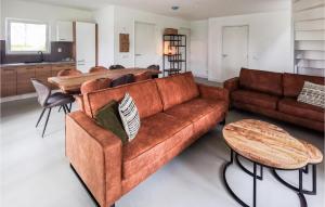 Stunning Home In Den Oever With Wifi