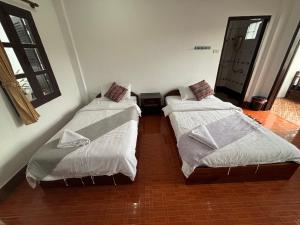 Maophasok river side hotel