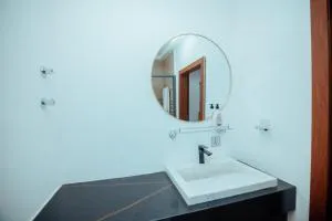 CASA De MNG - Ashalebotwe