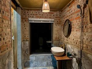 Phòng Giường Đôi Nhìn Ra Núi (Double Room with Mountain View)