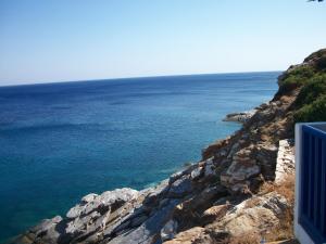 Vrahos Rooms - Studios Sikinos Greece