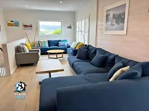 Stones Throw to Beach & Chiton Surf Club - Hayborough