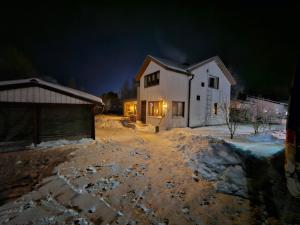 Old fashioned Santas House