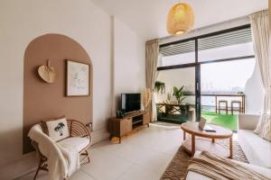 Beachfront Bliss on the Palm Jumeirah