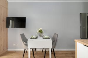 Jasny & Elegancki Apartament typu Studio z Tarasem by Noclegi Renters