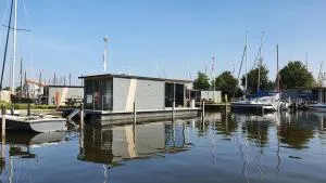Houseboat Heeg 4 persoons - Woudsend