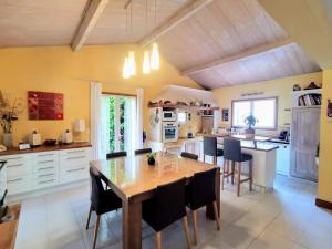 BELLE VILLA Piscine 120 m2, 8 pers, 3 belles chambres Près dAix-en-Provence