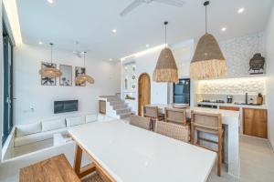 Villa Kokoan - 2BR Tropical Serenity Villa close to Echo Beach