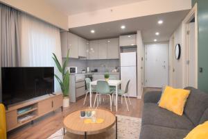 14th floor Brand new cozy 2BR Apt