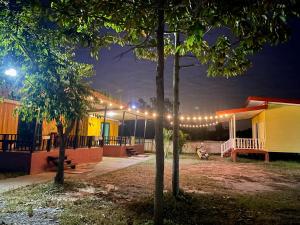 The Monday ที่พักราคาถูก ใกล้หาดแหลมแม่พิมพ์