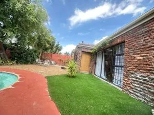 MBCholidayhouse - Parklands