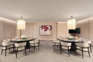 Modena by Fraser Vinh Yen