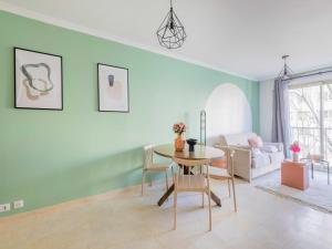 Chic Parisian 1-Bedroom Apartment in Vibrant 10th Arr - Mobility Lease