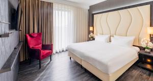 One-Bedroom Apartment with Sofa Bed and Kitchenette - Non-Smoking room in Best Western Plus Grand Winston