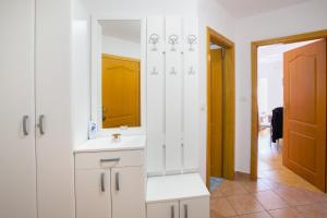 Senad - Apartment MALI - MPolo