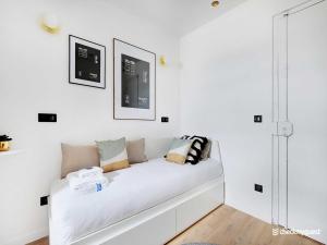 Air-conditioned studio near Arc Triomphe