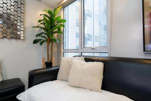 A2J Executive 2BR BGC Loft Near HighStreet & Malls