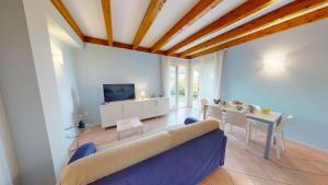 Vento di Lago by Bookinggardalake