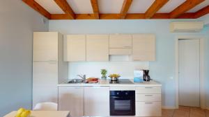 Vento di Lago by Bookinggardalake