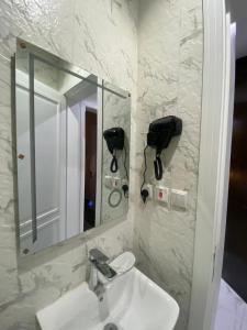 غرفة وصالة فندقية