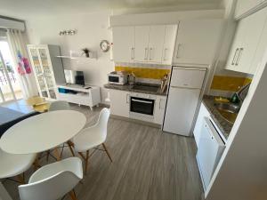 Playa Torrecilla, a un paso del centro peatonal!