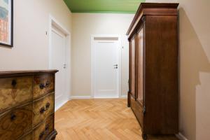 Plac Dąbrowskiego Deluxe Studios by BookingHost