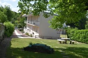 Résidence L'IDEALE - 克勒兹河畔伊泽尔