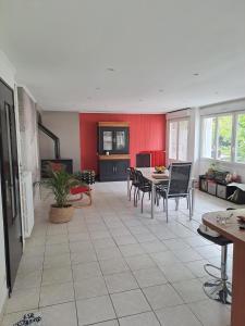 Maisons de vacances 140 m2 , 3 lits 2 place et 1 canape convertible 2 place : photos des chambres